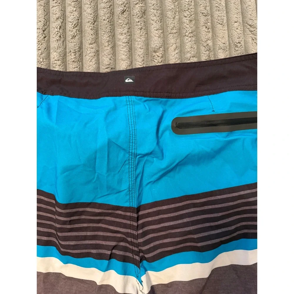 Quiksilver Mens Striped Board Shorts Blue Grey Black Swim Trunks Size 36 x 20
